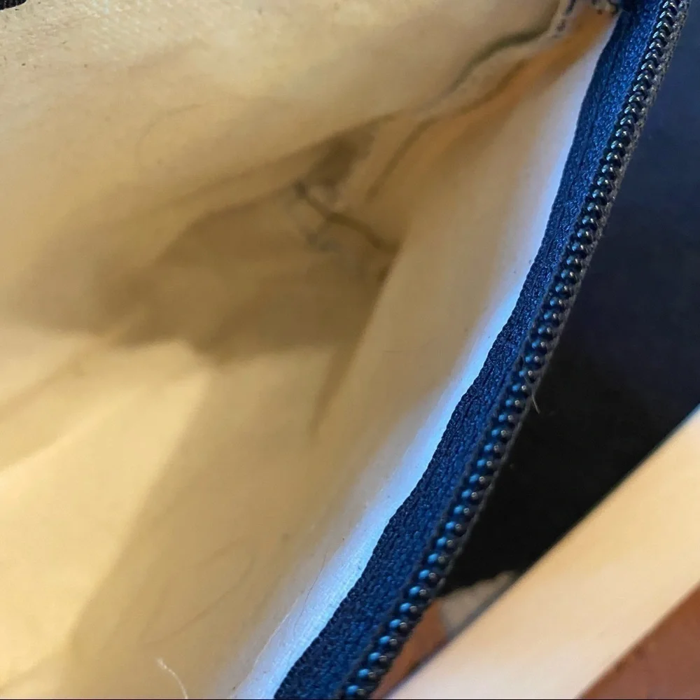 Nicole Miller Artelier small makeup bag